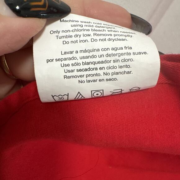 M&M’s World Child Apron Cooking Red - Picture 4 of 5